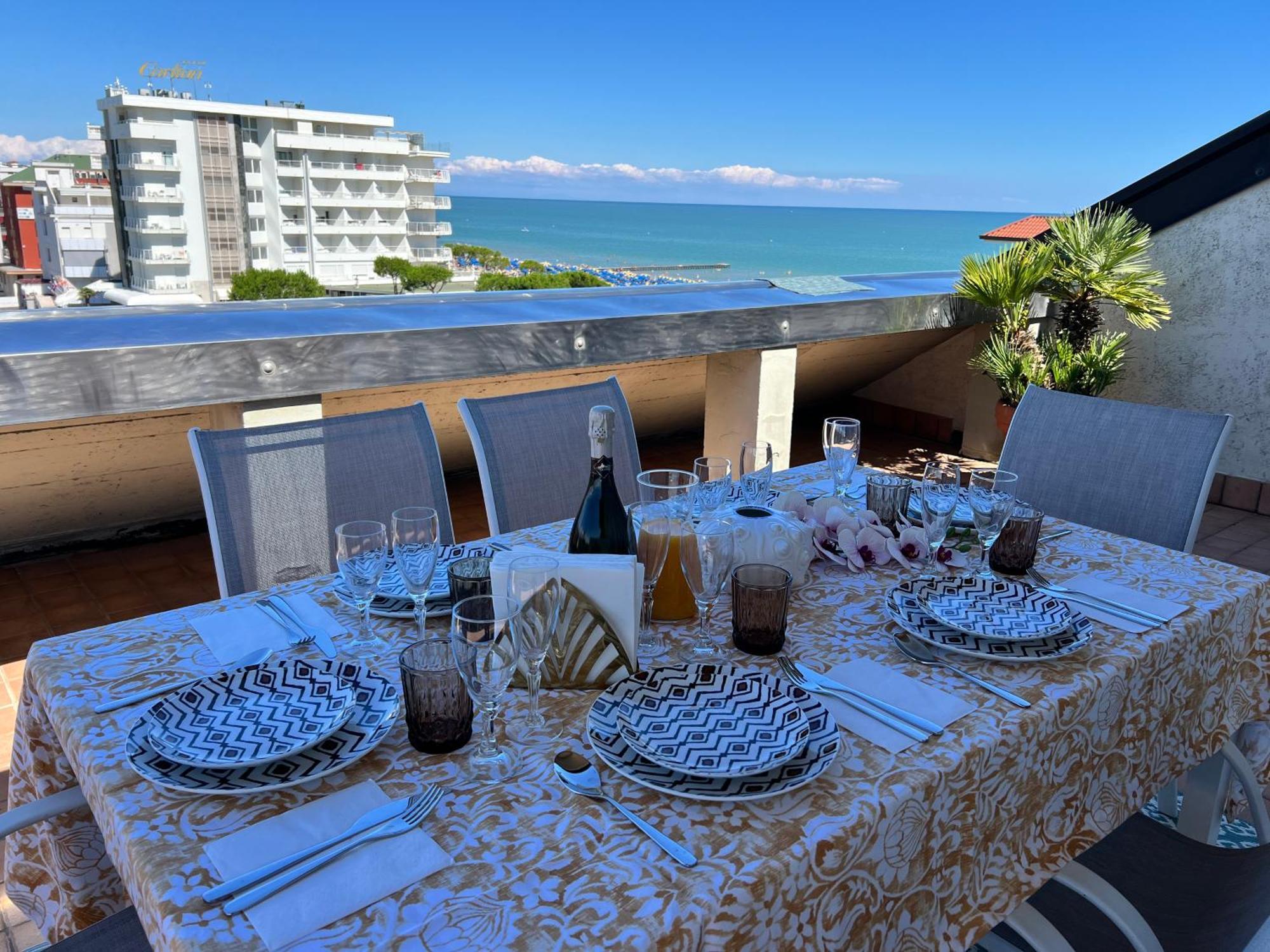 Blue Moon Penthouse Apartment Lido di Jesolo Exterior photo
